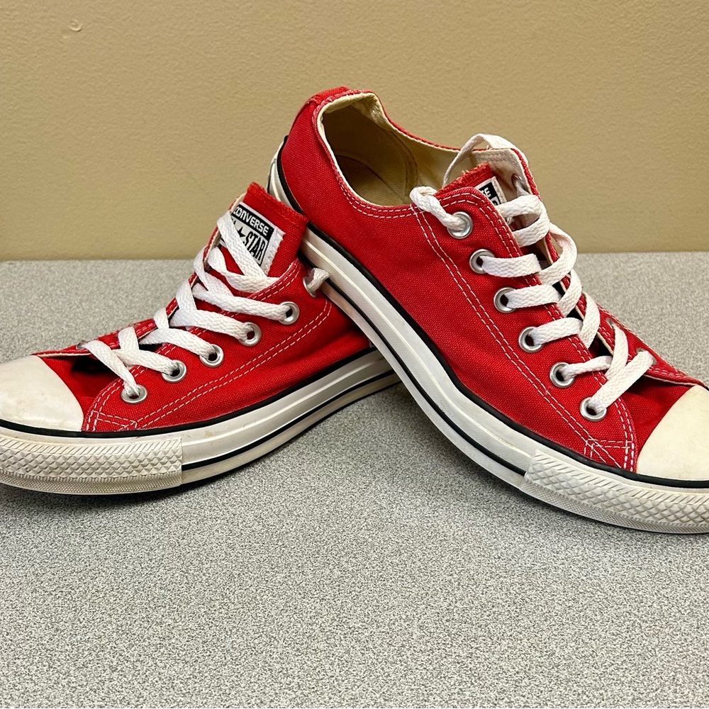 Converse Red All Star Low-Top Sneakers women’s size 9 used